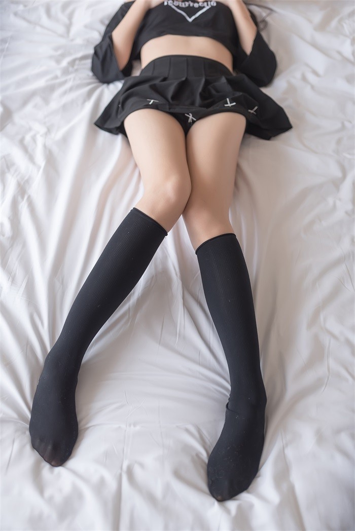 风之领域精品写真@No.148 黑色吊带短裙 [40P/203MB]