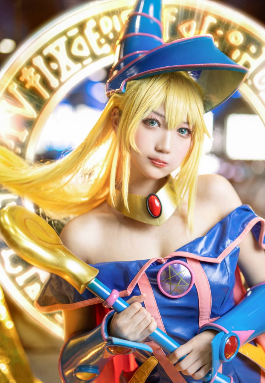 黑魔导女孩cos #动漫二次元cos# 快告诉我,如何在现实中召唤出这样的