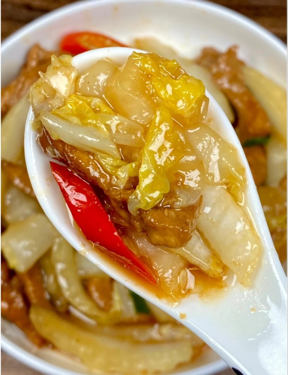 家常菜——白菜炒肉,有素有荤.