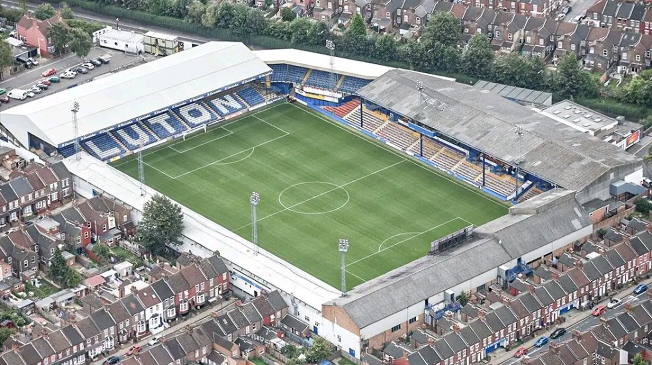 英超升班马卢顿 主场已用118年&容量仅10356人  5月28日讯02英冠