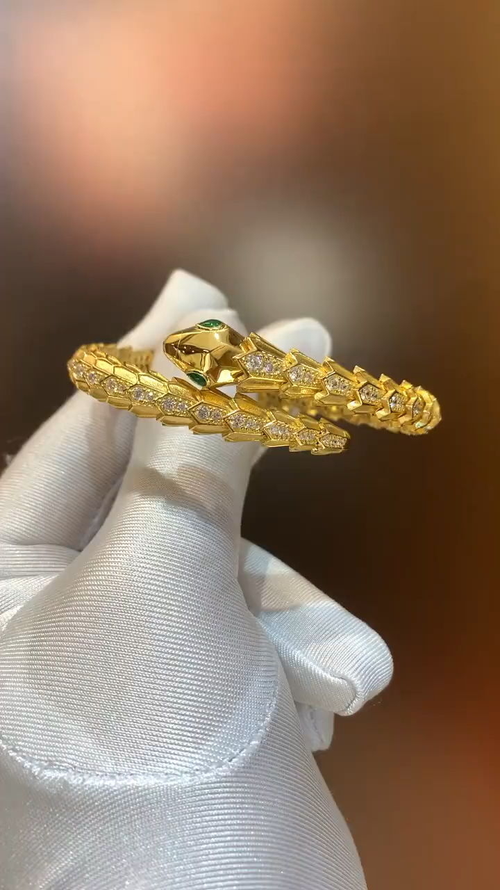 卡地亚 灵蛇钻石手镯#手镯#高端轻奢饰品#同城-度小视