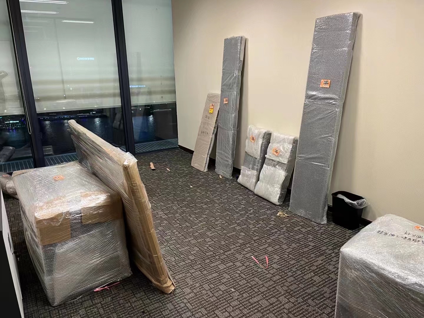 上海徐汇搬家公司上门打包搬运 大众便捷搬家服务