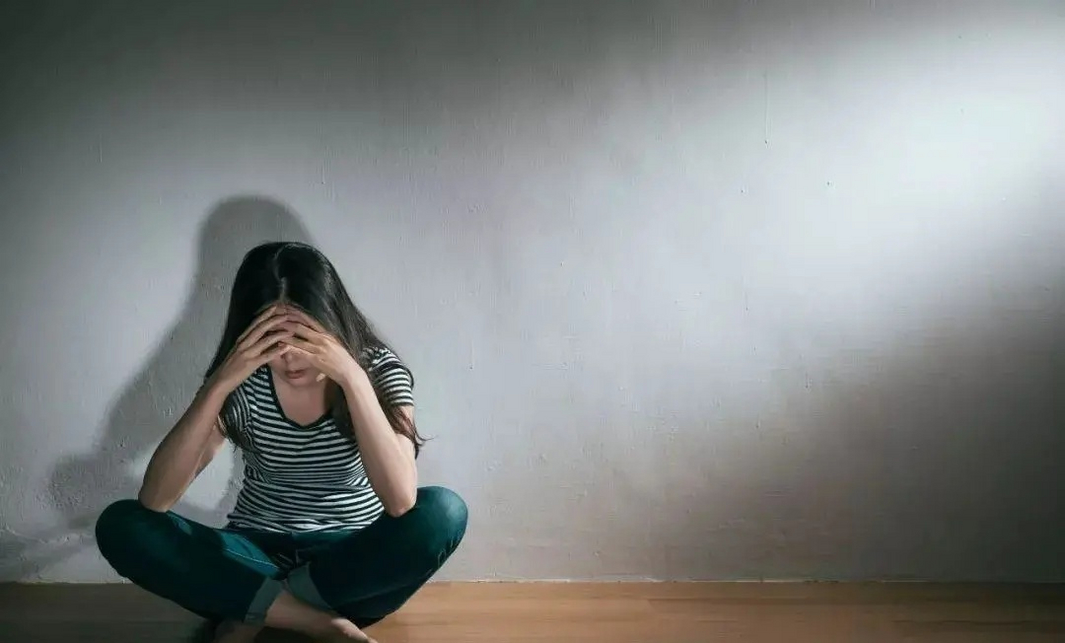 表哥家初一的女儿已经连续三个星期一不去上学了,因为没有完成作业,不