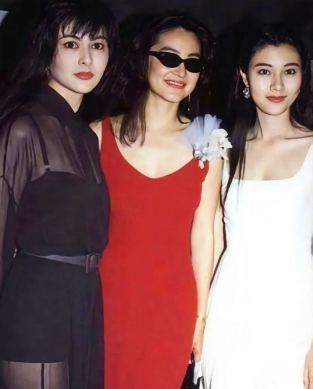 关之琳林青霞李嘉欣合照,关之琳不愧为香港第一美女.