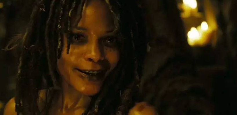 《加勒比海盗2》里的女巫是谁