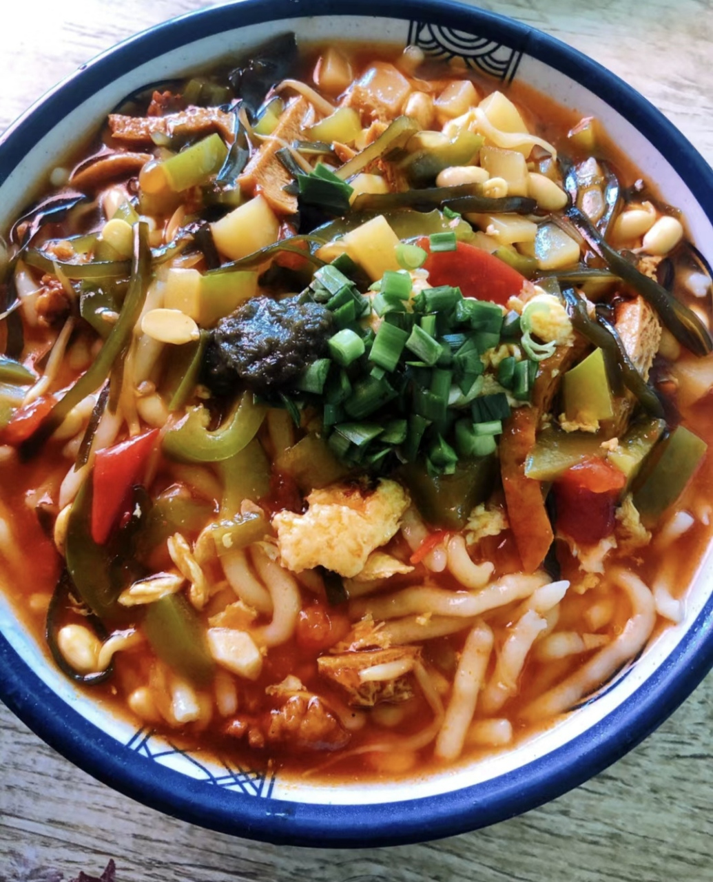 晋菜推荐第五天  今天为大家介绍一道来自山西的特色美食——豆面抿面