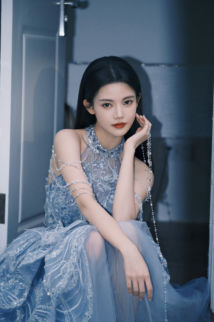 小狐狸孙珍妮最近美照 飘飘然的样子,像极了小仙女0269♀15