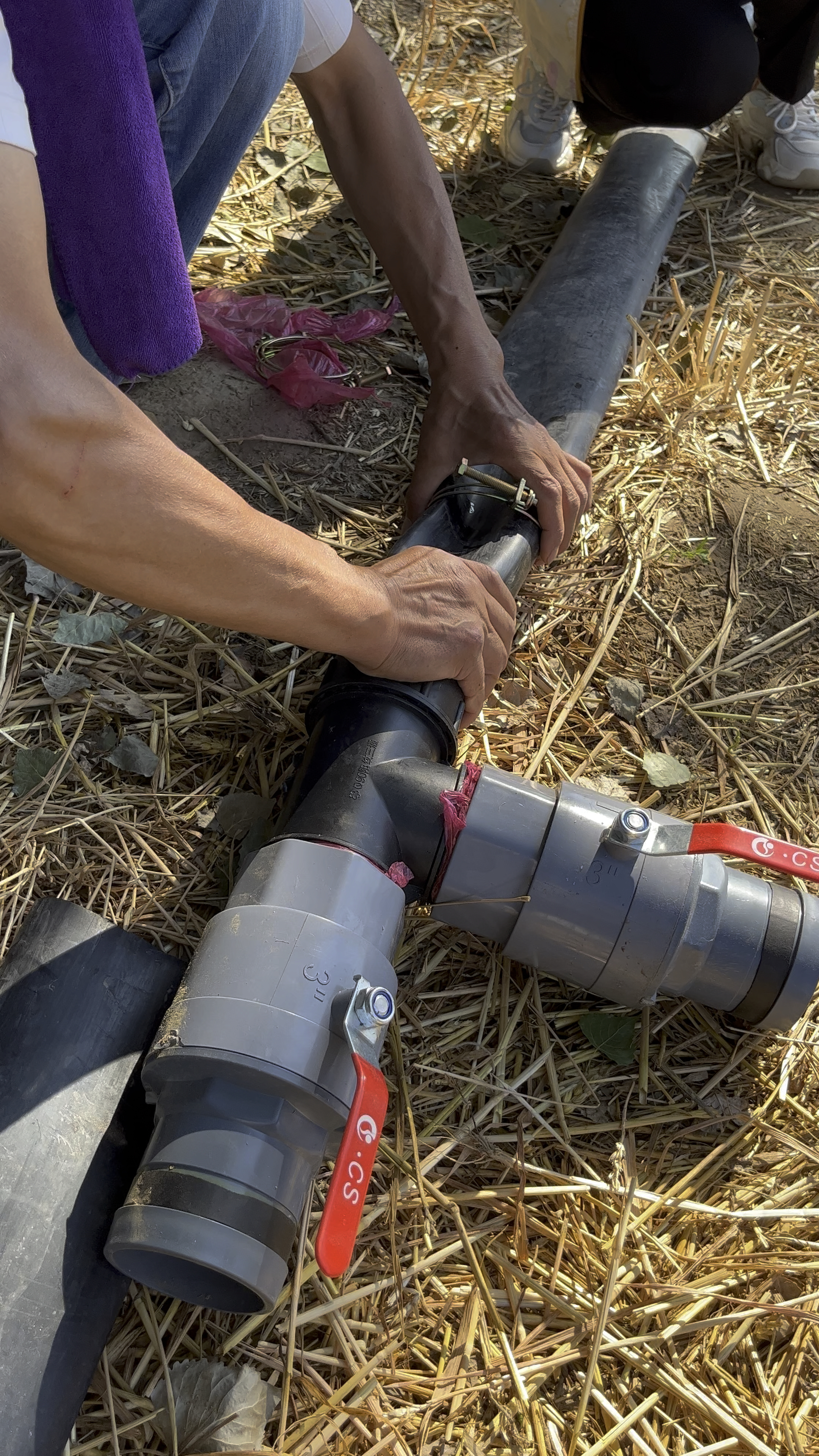 pe软带接头,滴灌带主管三通球阀配件管件,滴灌软带-度小视