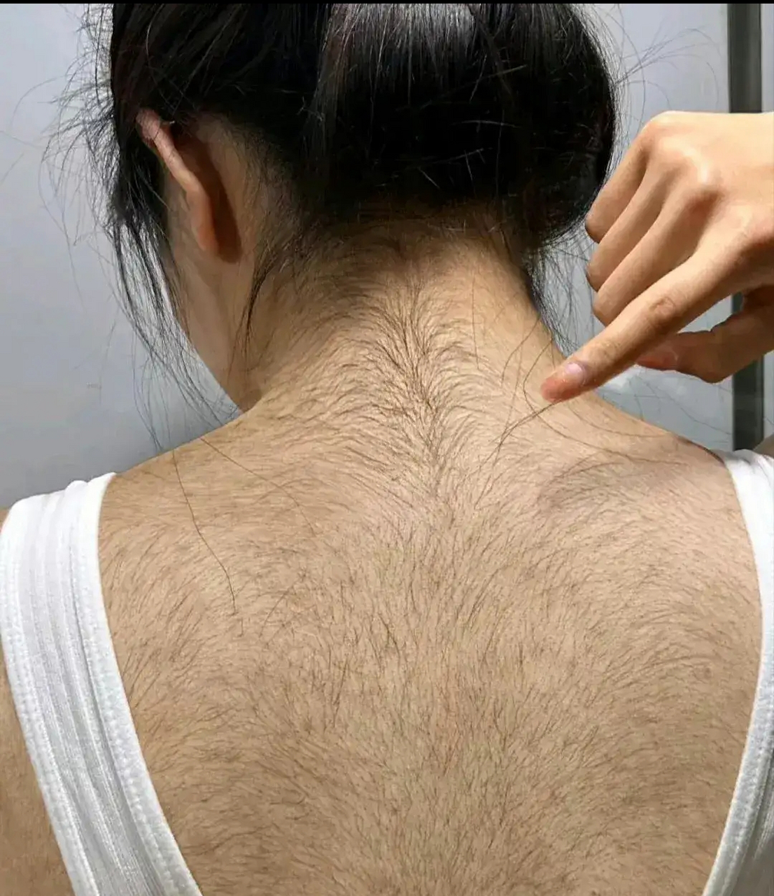 女朋友后背上好多汗毛,能剃了嘛