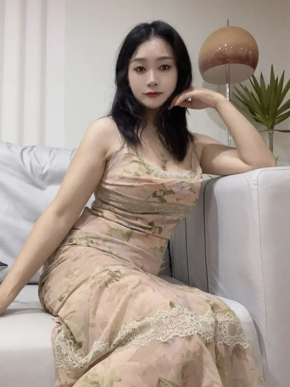 少妇 听说少妇最好看,来张照片看一看#我要上热门# #我们都爱聊八卦