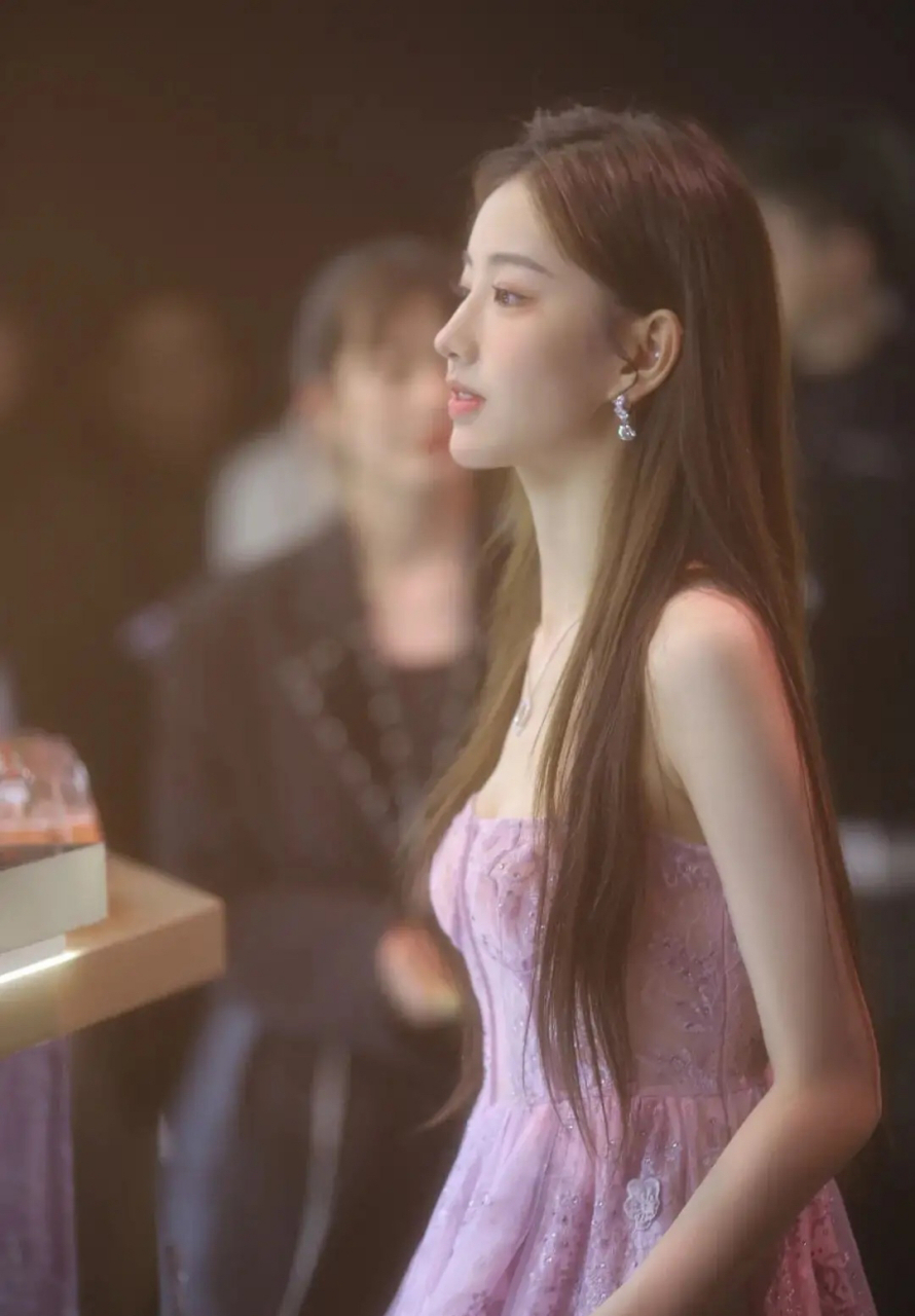 爆款练习生# 国产网红黄玉瑶,长相清纯可爱的她,妥妥的一位甜美系