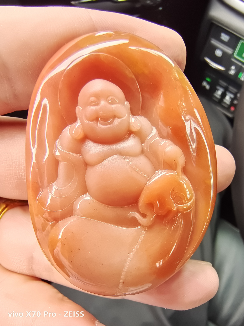 沙漠漆# #收藏# #捡石头# 一块红肉沙漠漆精工雕刻,绝绝子.