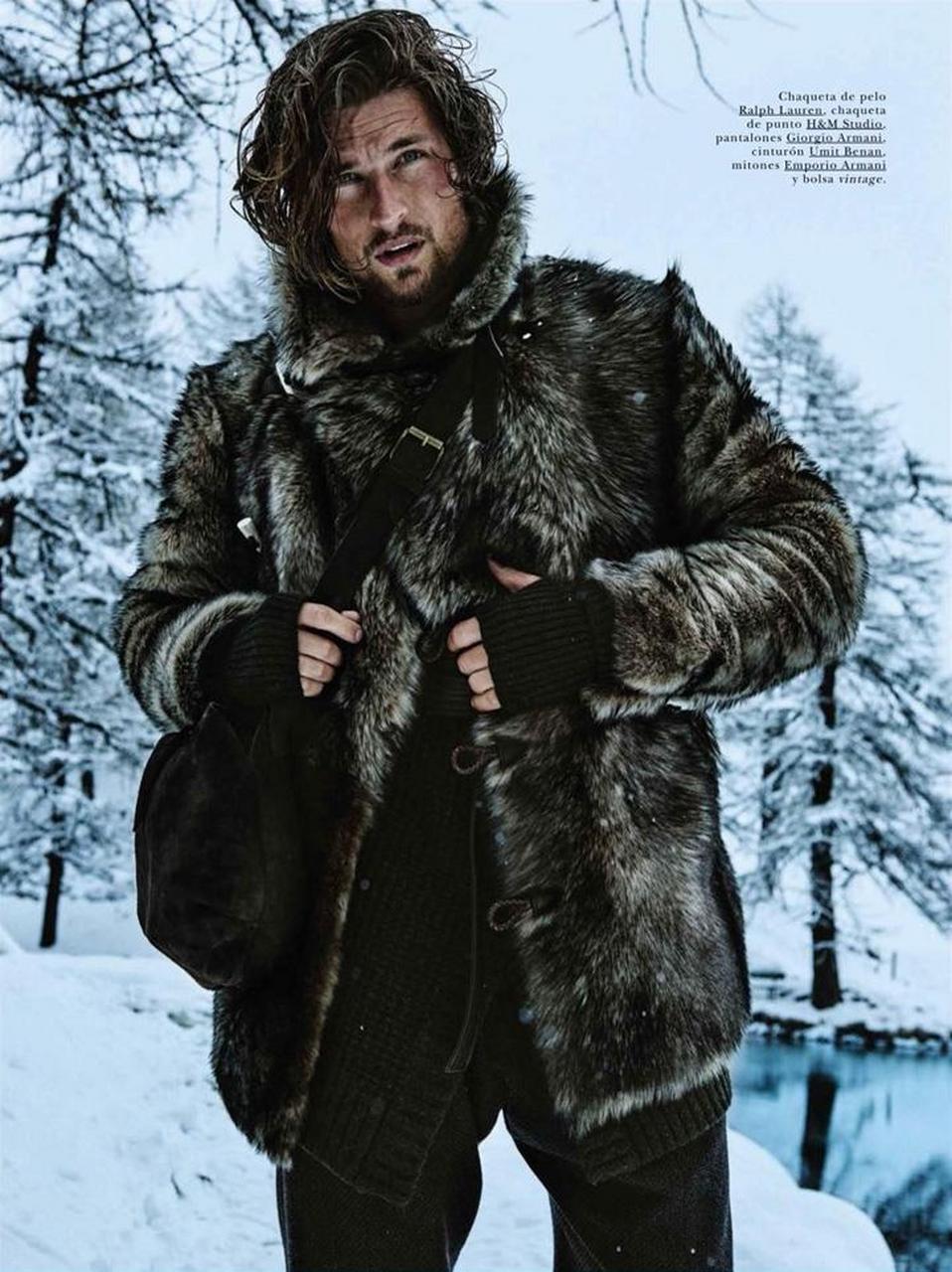 《荒野猎人》:这部电影描述了一个男人的独自冒险,他不顾一切的追寻他