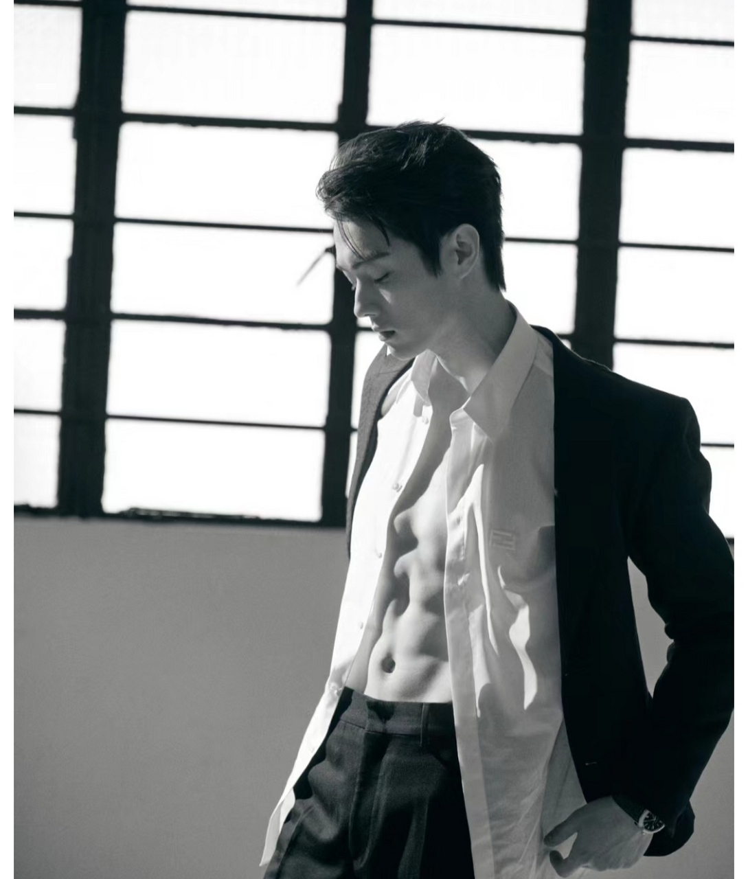 许凯的八块腹肌