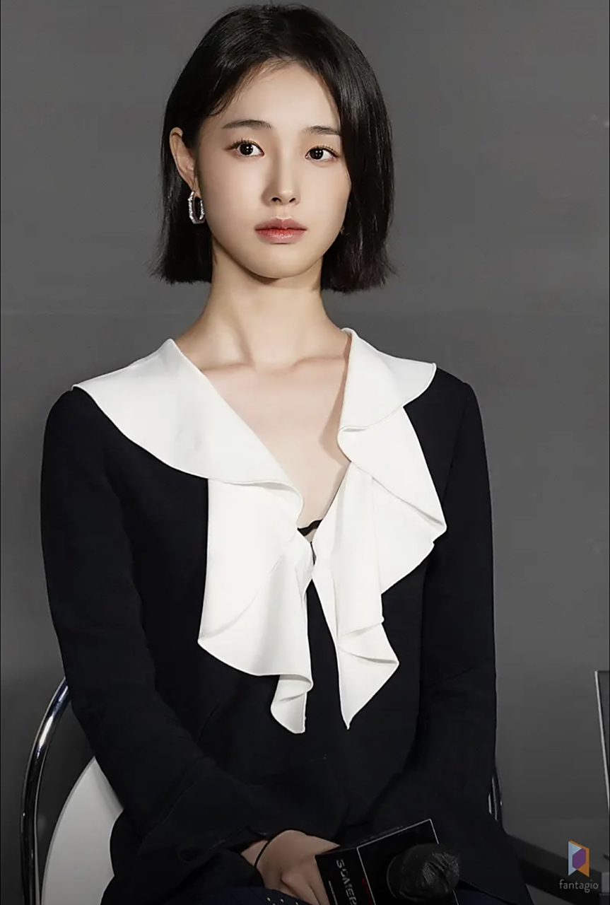 姜海琳,韩国女演员,1996年4月1日出生于庆尚南道密阳市.