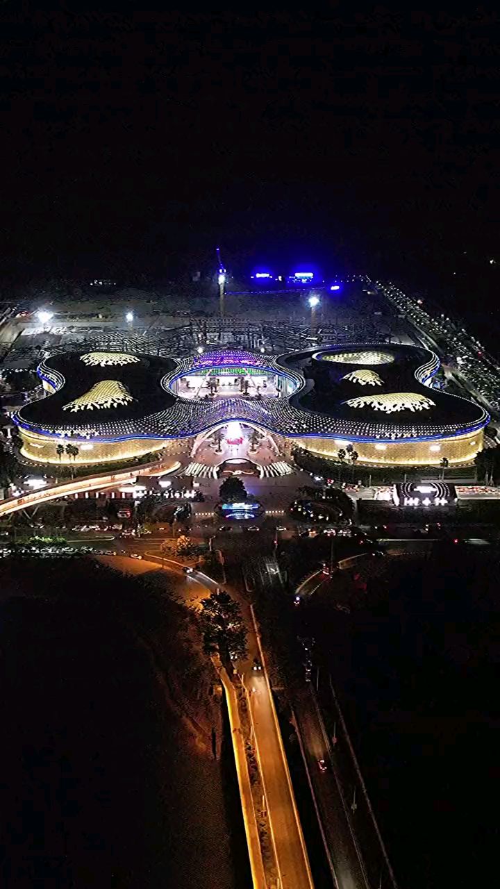 三亚海棠湾免税购物中心夜景