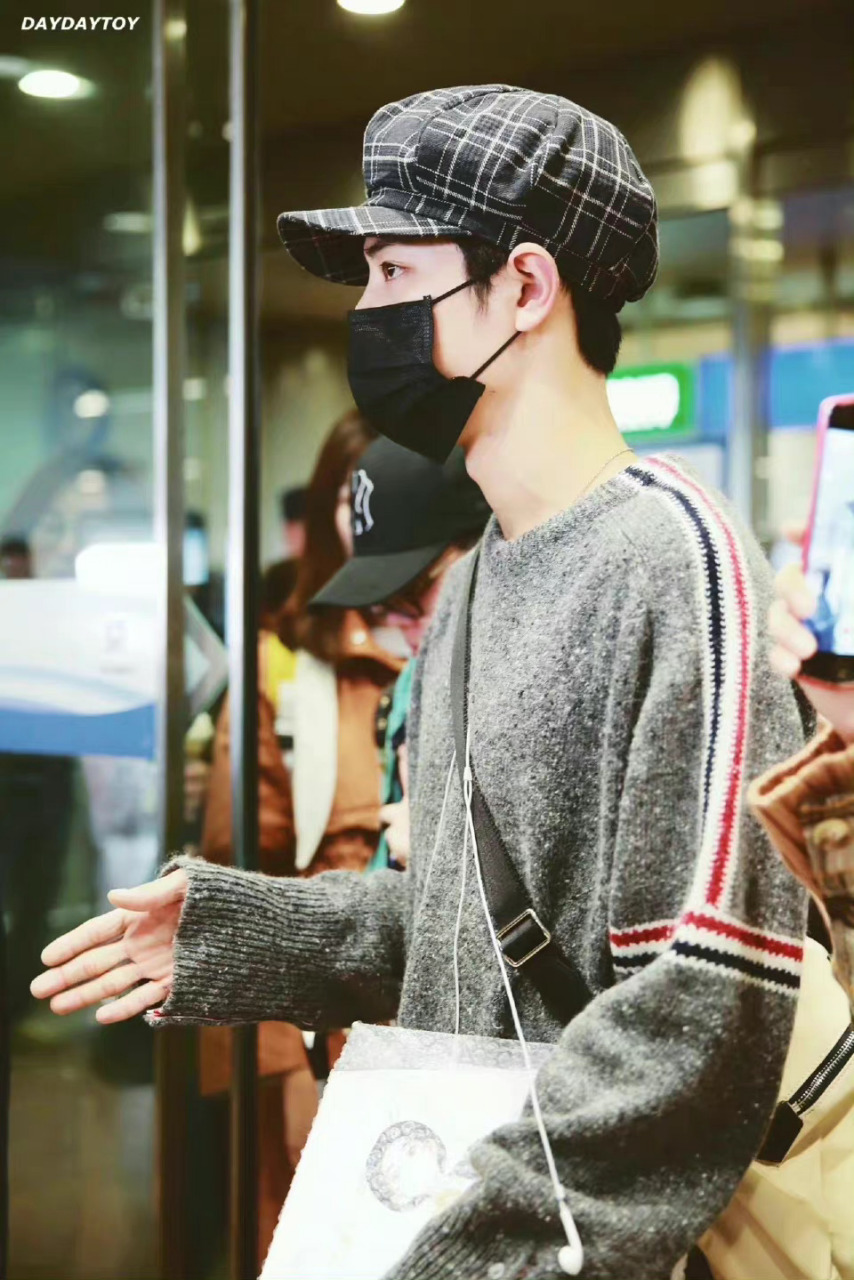 戴着贝雷帽的时候就是个小乖乖啊 #肖战