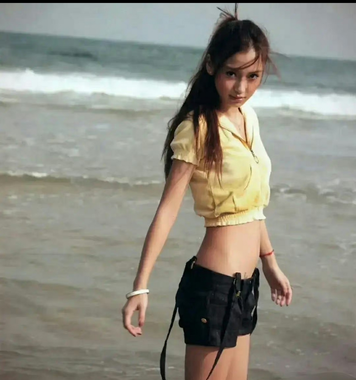 杨颖古早图片,突然发现她的腰身好长啊! 67