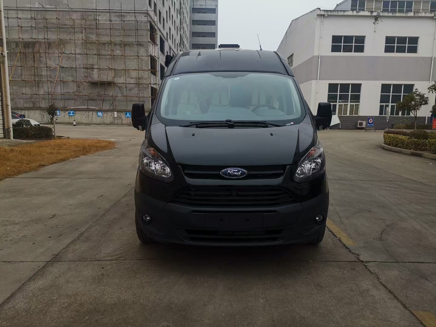 福特新全顺汽油自动挡房车