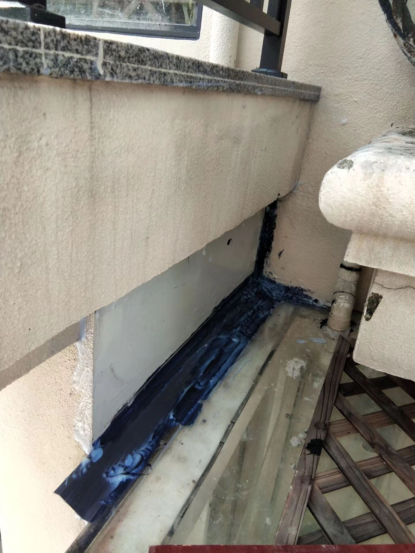 屋面伸缩缝漏水处理