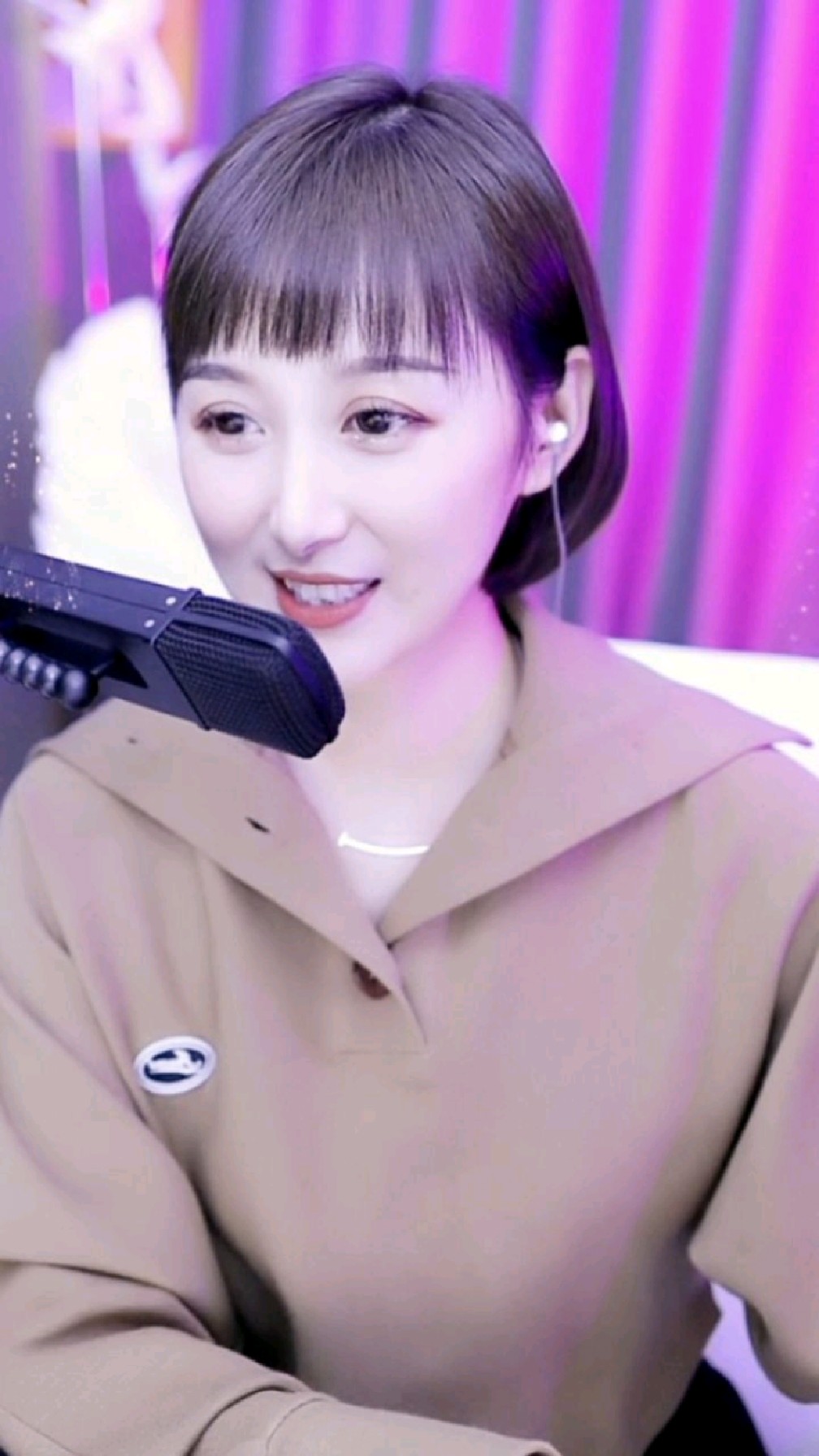 梁红演唱经典歌曲在他乡经典好听