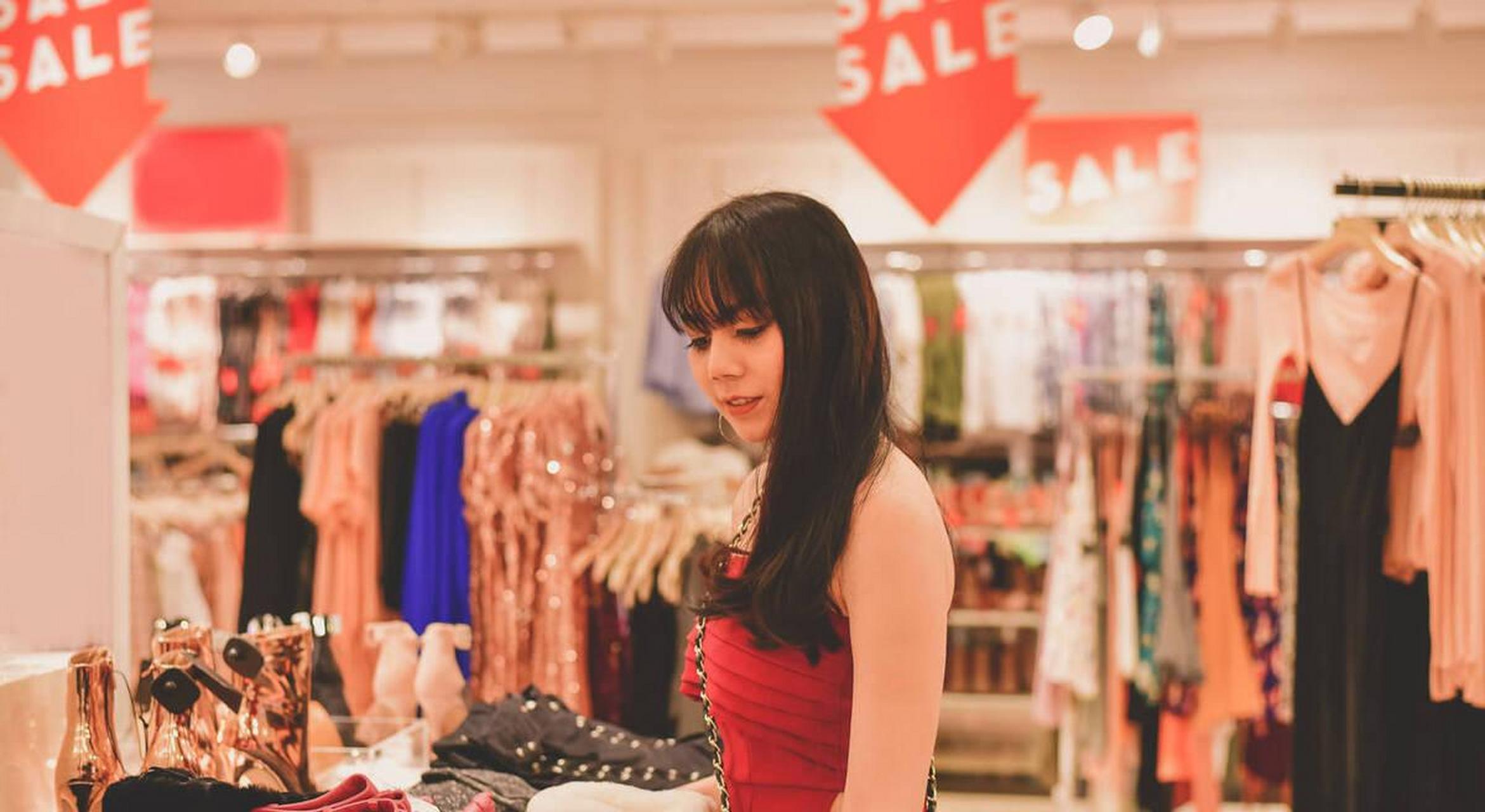 55岁离异女士自述:雇请男保姆,让我无后顾之忧 颜月娥做服装生意35年