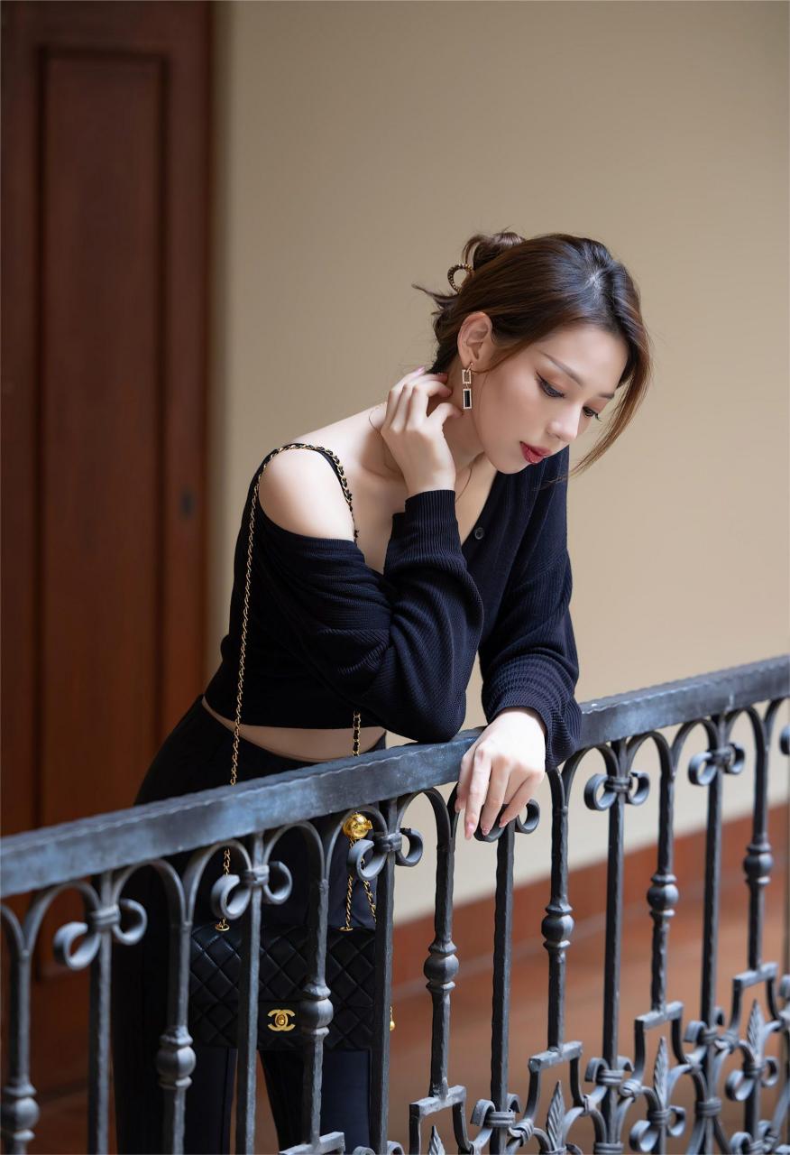 粉丝福利:言沫性感高清壁纸#时尚穿搭# #养眼美女