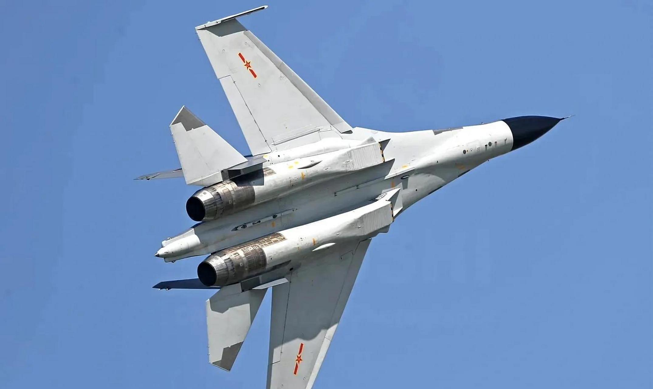 中国第三代重型战斗机  中文名:歼-11b 中国代号:应龙 北约代号:中国