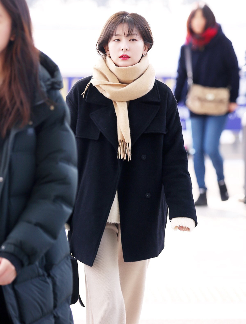 redvelvet成员穿搭 姜涩琪日常私服穿搭分享 外套|vem.
