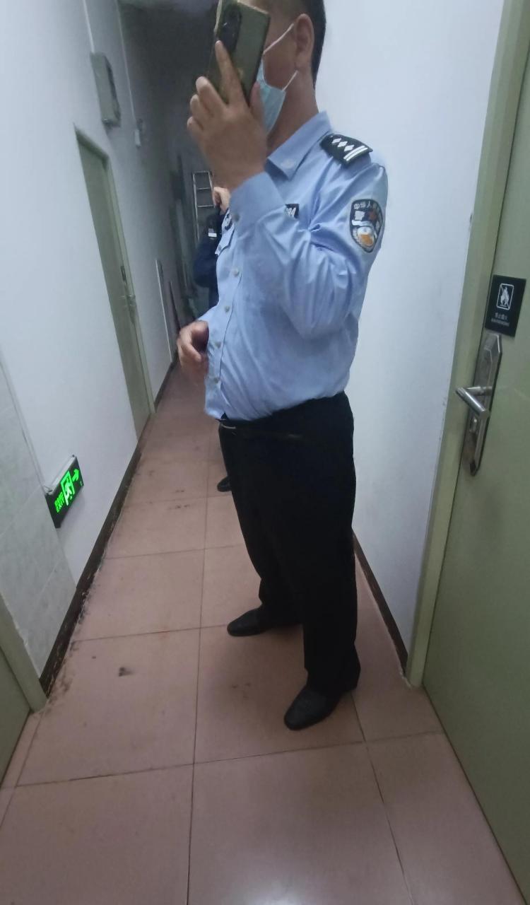 警察找上门来了!脑子瞬间懵逼.
