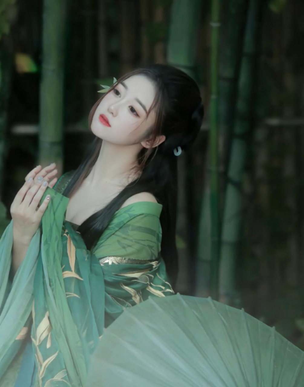 倾国倾城的古装美女,一颦一笑都是让人心动的样子