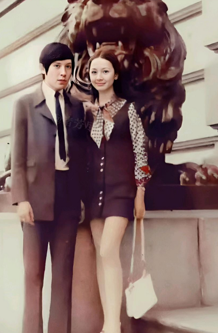 1979年,陈冠希父母在温哥华的合影,英俊帅气青春靓丽