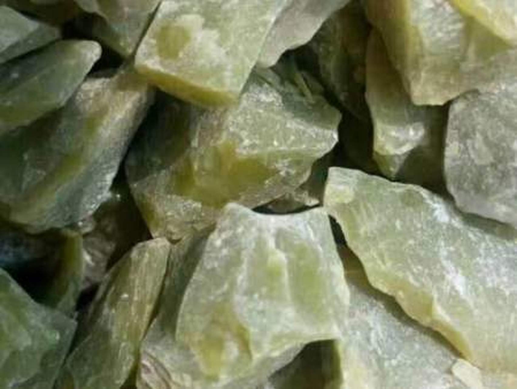 我厂主要经营各种规格的水磨石用石——丹东绿石.