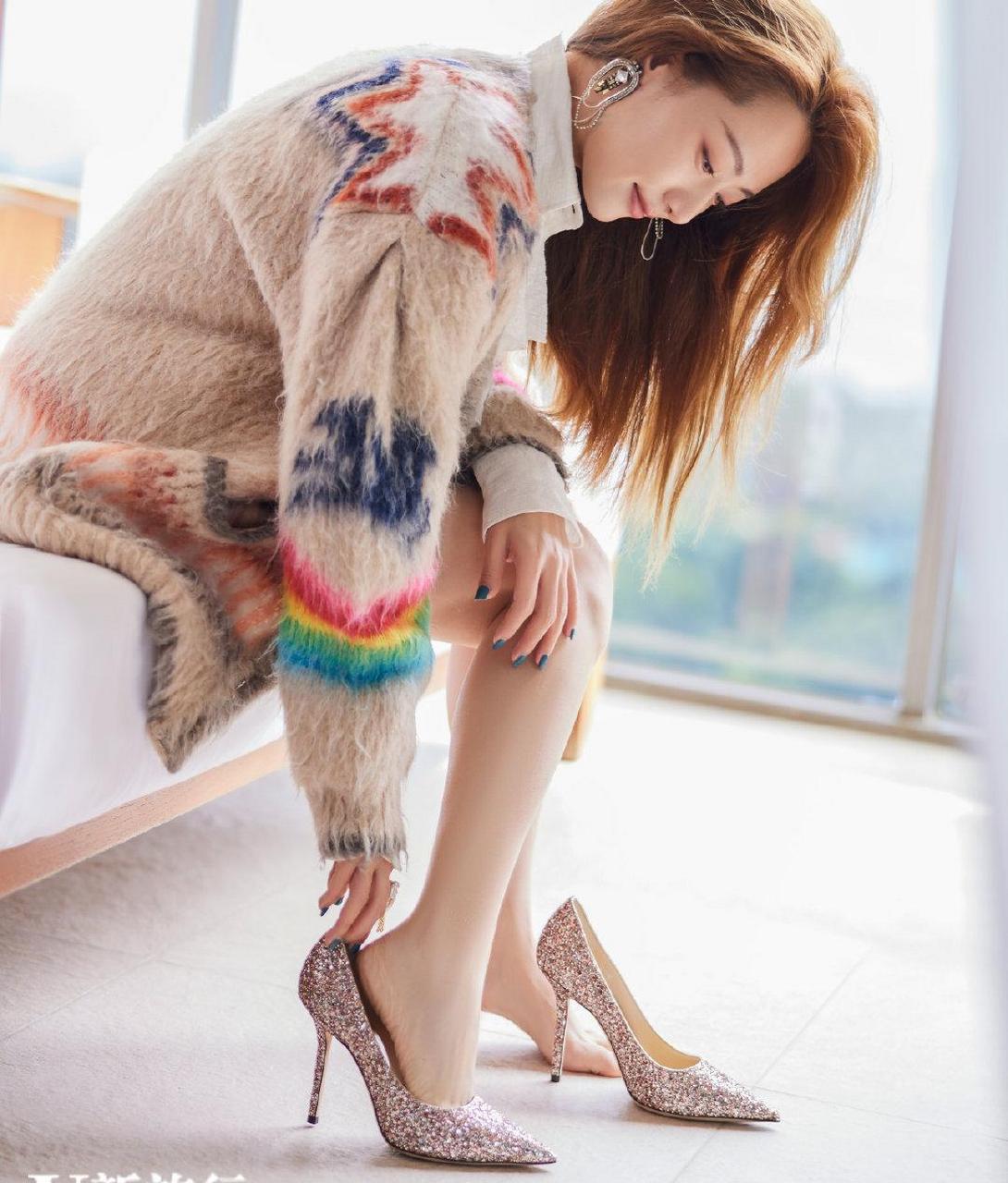 白冰 美腿玉足合集 #中国版chatgpt来了# #娱乐