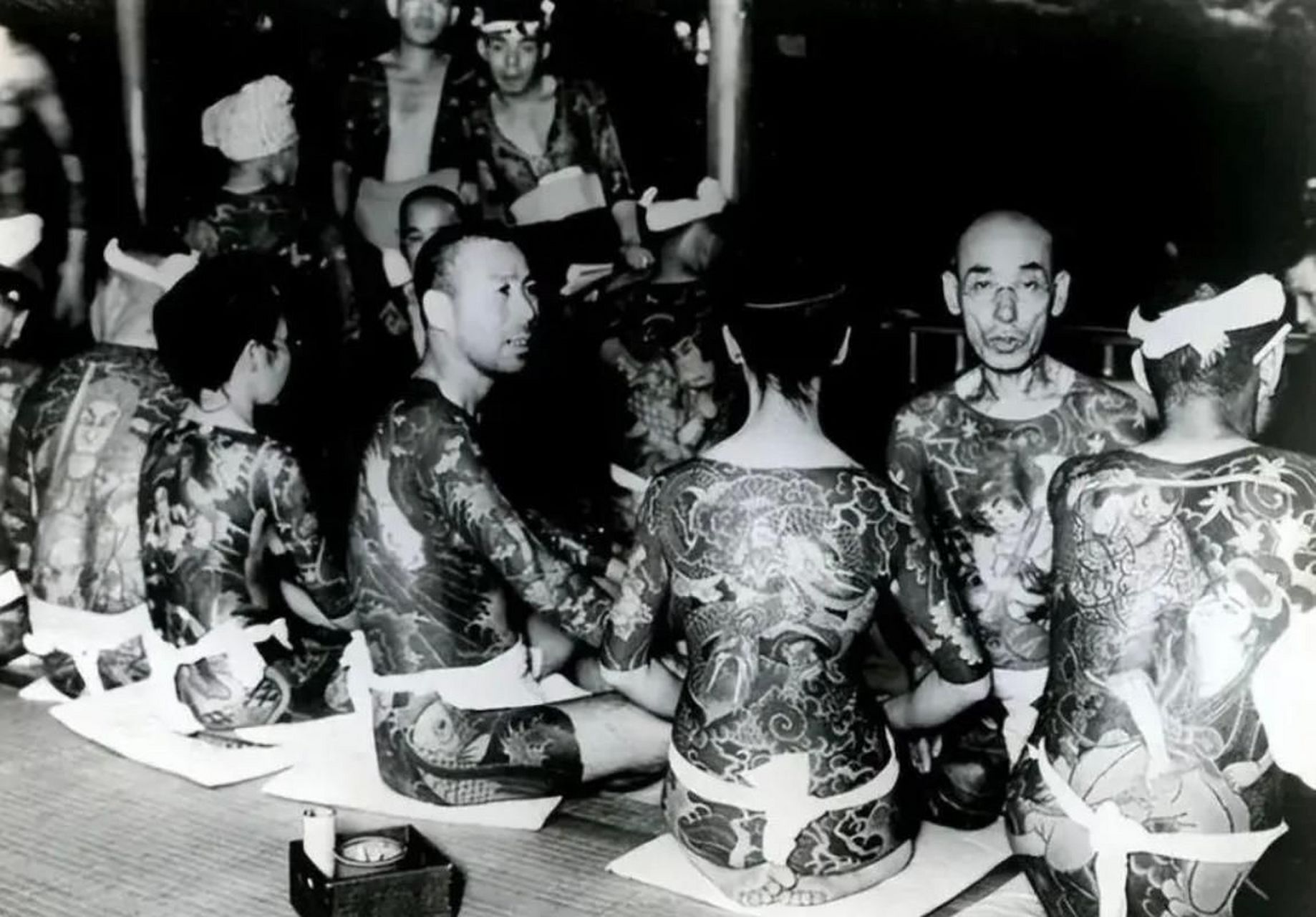 这是日本黑帮"山口组"聚会的照片.山口组是日本最大的黑帮组织.