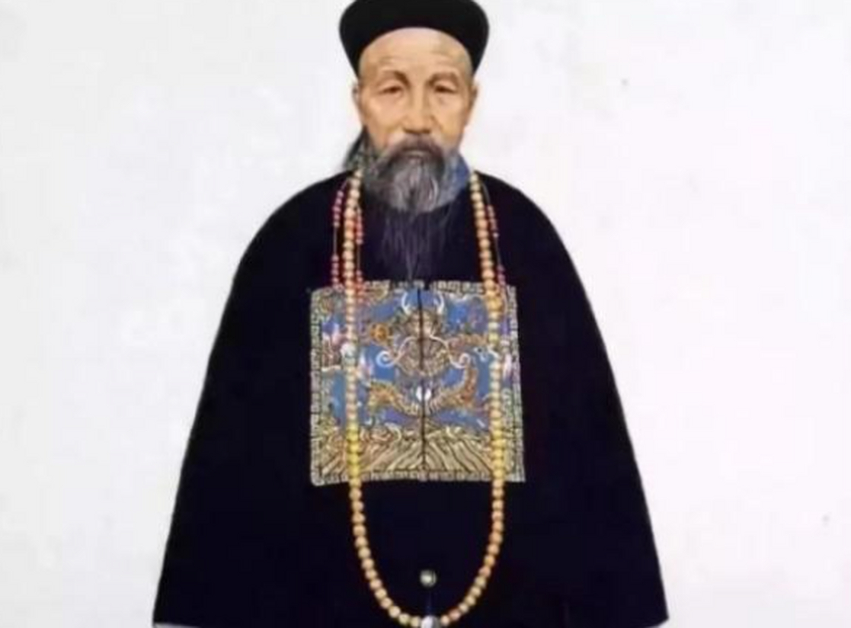 彭玉麟,乃是晚清重臣,也是湘军水师的创建者,中国近代海军奠基人,有"