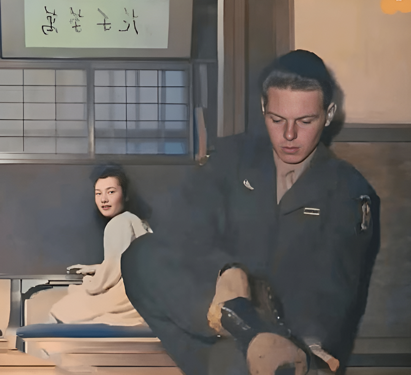 1946年,一个美国大兵和一位年轻的日本女子完成了交易.