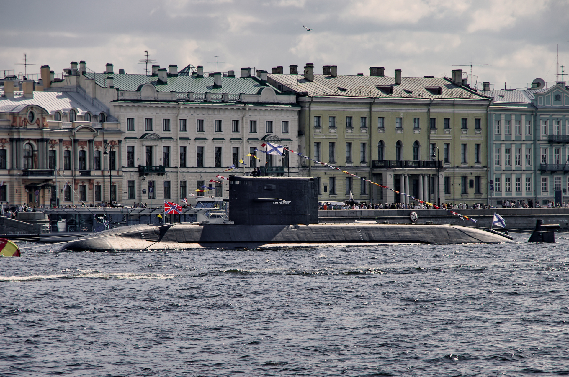 677型【常规潜艇】是苏联80年代末启动的苏联第四代常规潜艇项目佑 