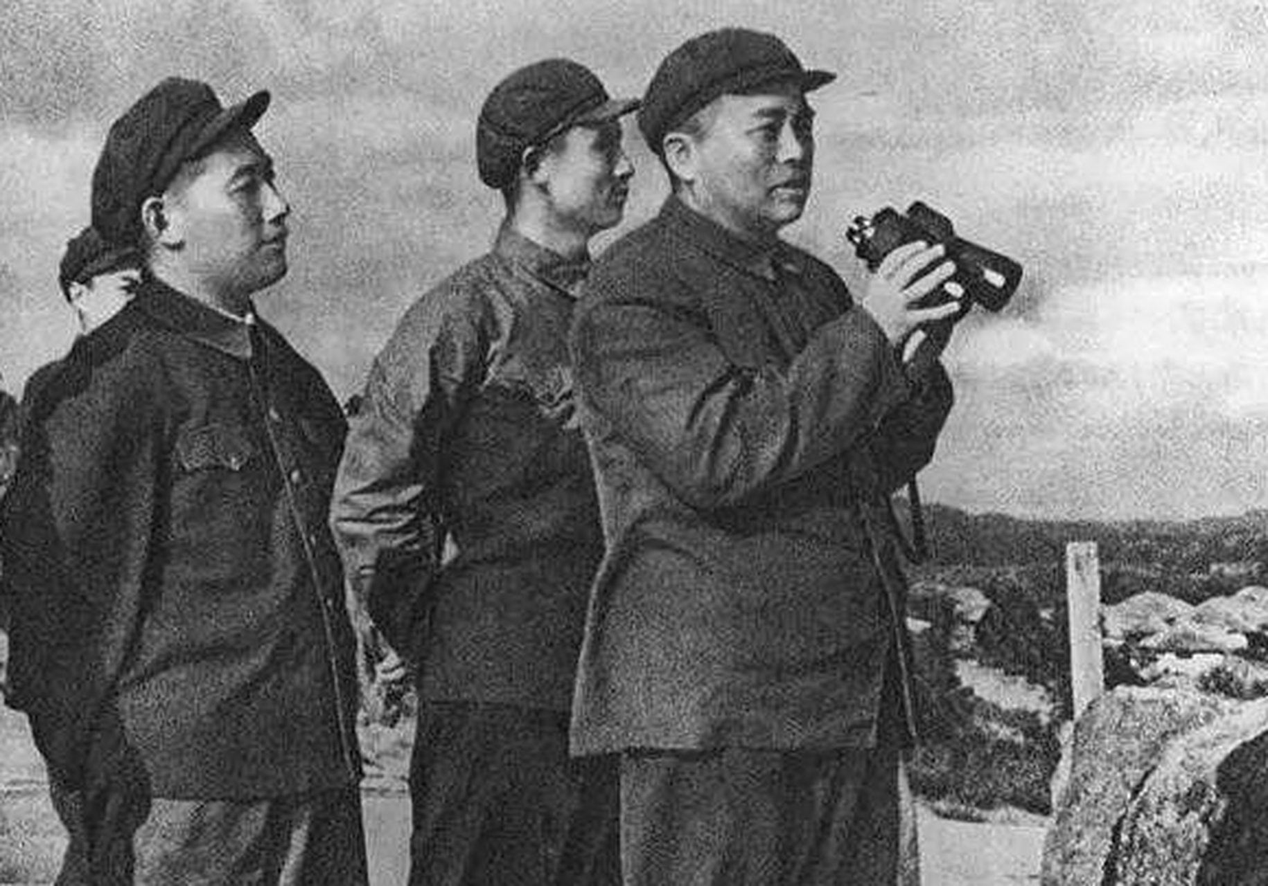 抗美援朝战争第五次战役是1951年4月22日～6月10日,中国人民志愿军和