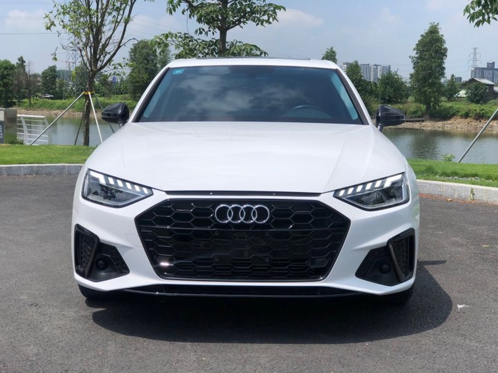 纠结两个月最后还是买了a4l,落地28万,真的很舒服～  我先来说下车辆