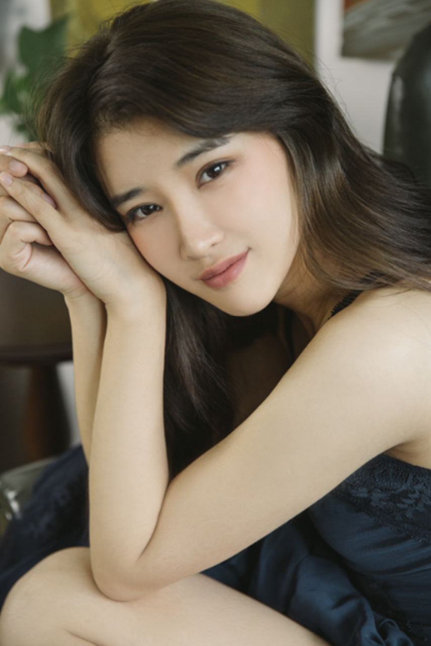 22年,女演员奚望一个人回家过年,母亲茹萍问女婿在哪儿?奚望突然说:"