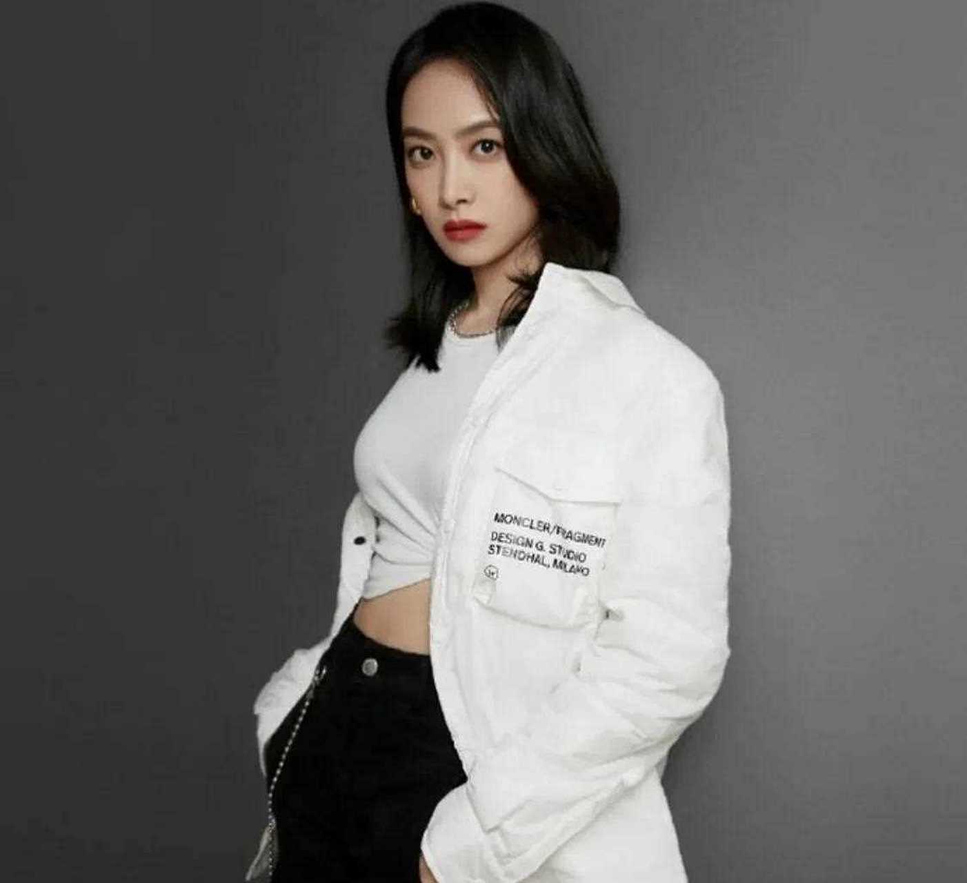 身为品牌宠儿的宋茜此次被法国羽绒奢侈品牌moncler 相中,让其担任