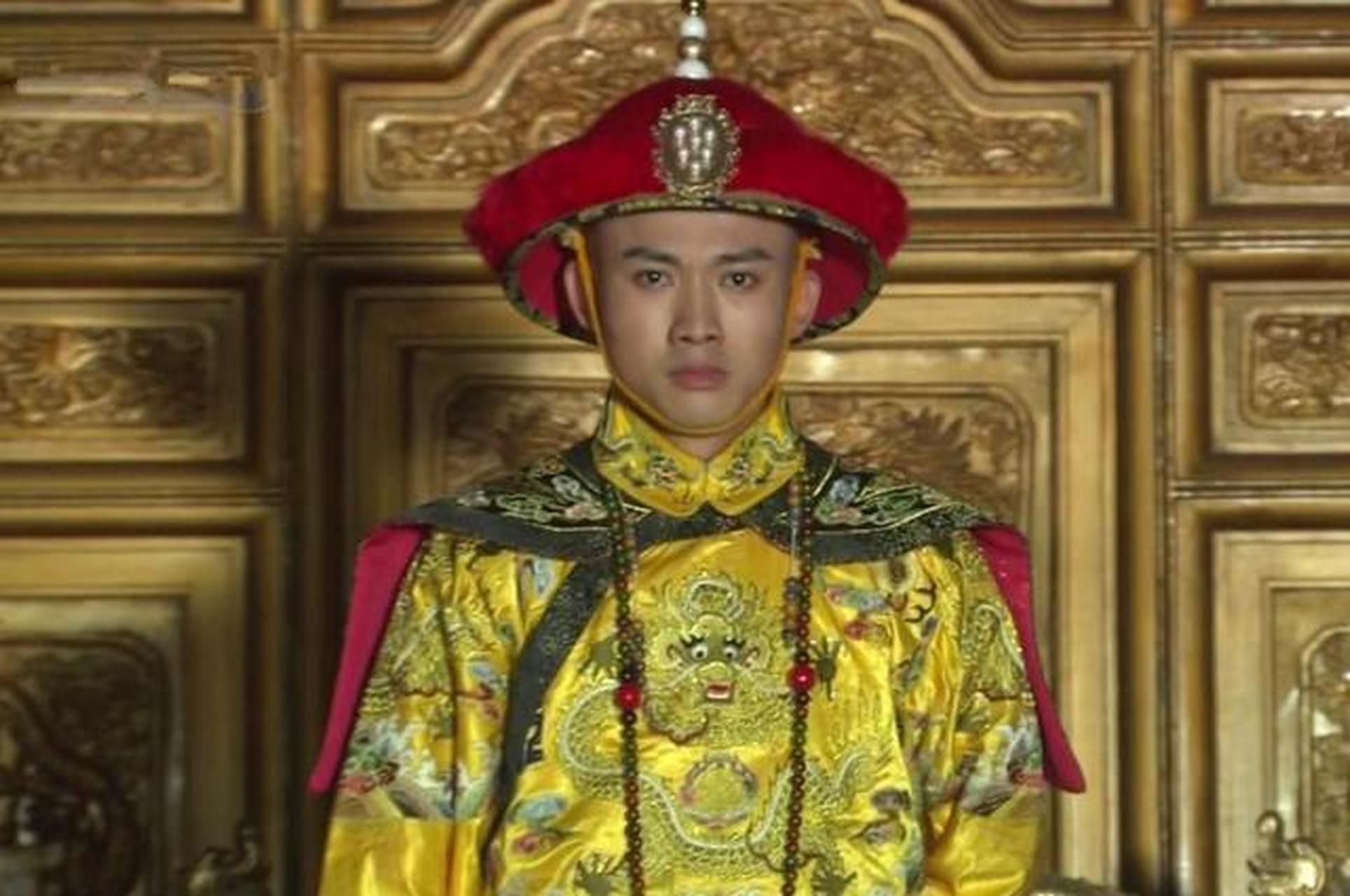 嘉庆年间,嘉庆黄帝得知一70岁老头却乌发黝黑,神采奕奕,仿若30岁青年.