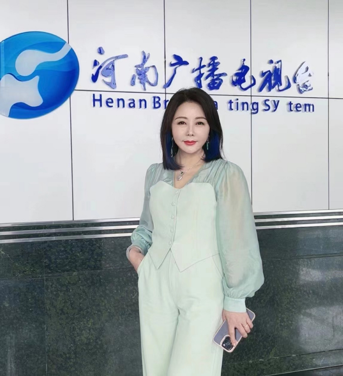 贺洁院长接受美丽新风尚栏目采访 美丽继续 ,精彩无限!