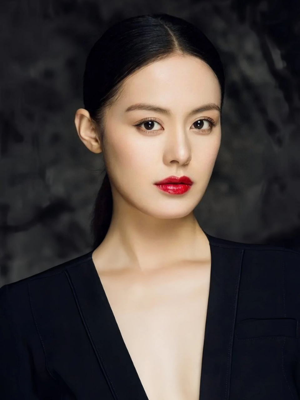 王力可的容貌真是令人赞叹,她的美融合了阿娇和宁静的特色,这张脸