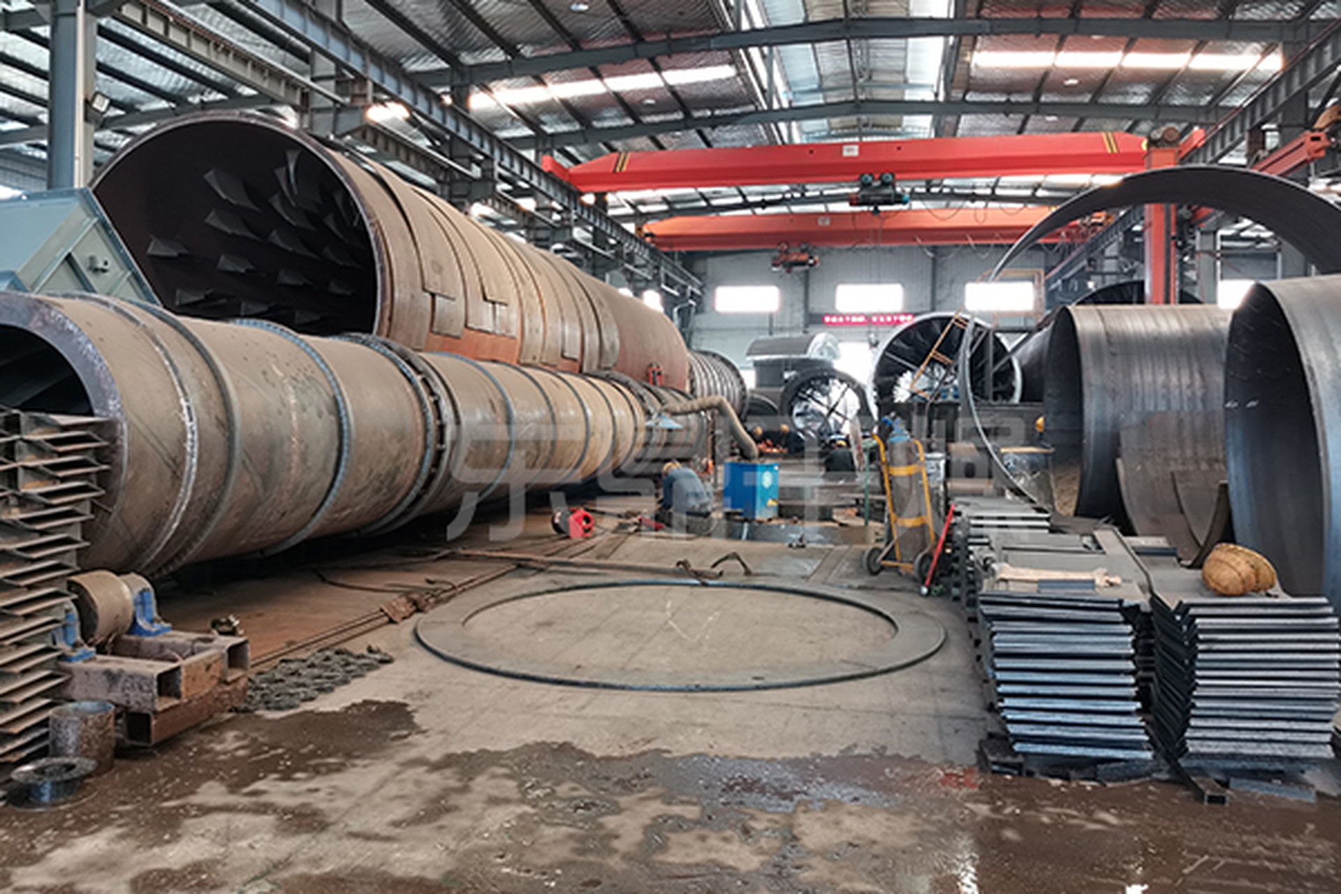 煤泥烘干机厂家制造车间实拍 东鼎煤泥干燥设备厂家制造车间现场[赞同