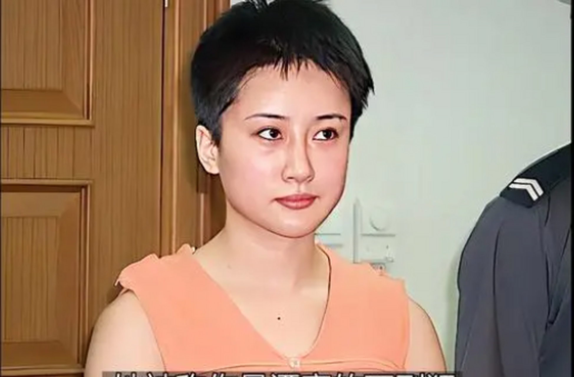 后来,高晓斌不肯离婚娶她,两人因此产生了矛盾!