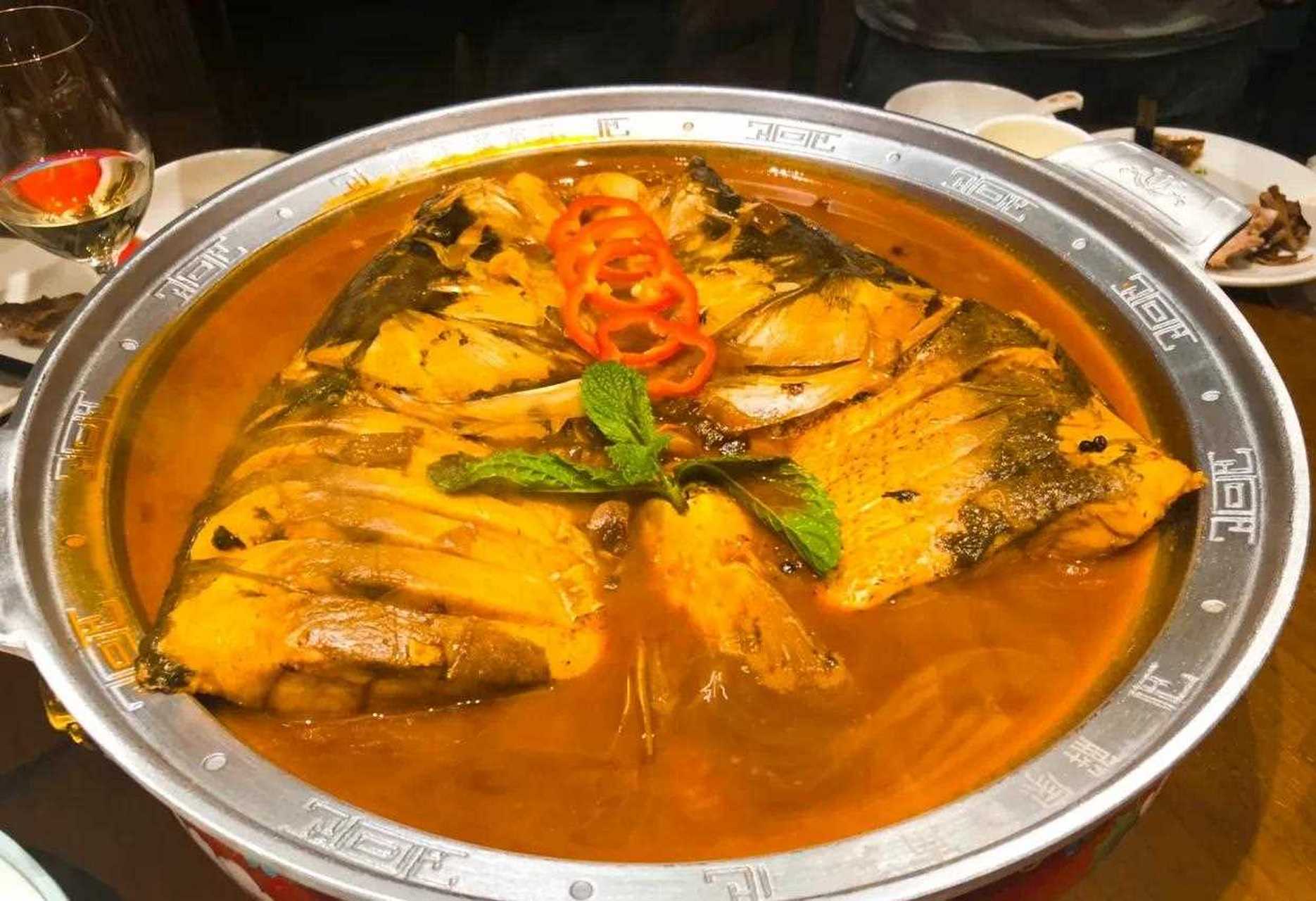 5年卖了62万条信阳南湾鱼,招牌菜一鱼两吃8一份,基本桌桌必点!