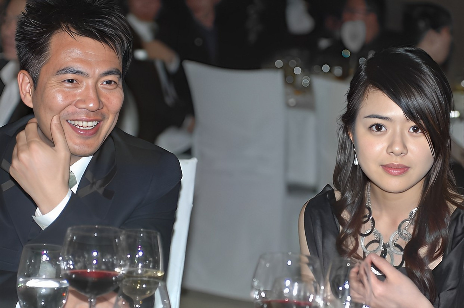 2006年,黄健翔对刚做完手术的妻子孙莹说: "我们很久没有共同说话了