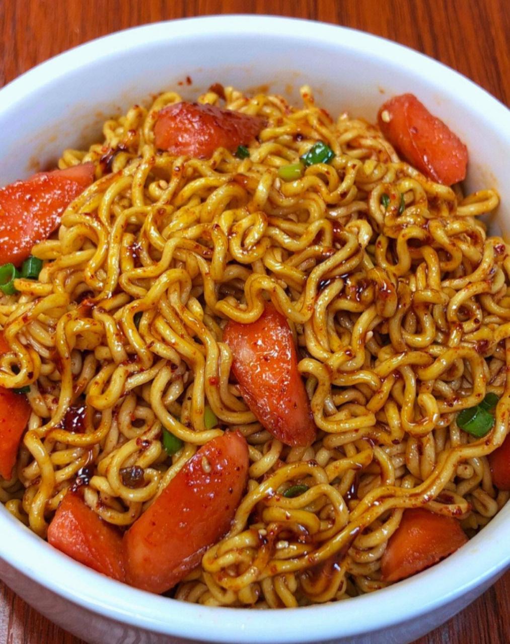 我最爱的孜然土豆火腿拌面,绝绝子!